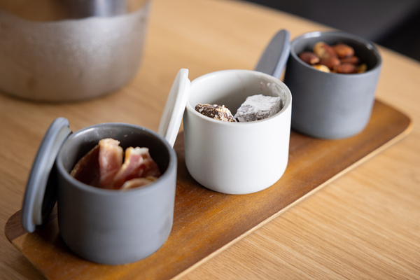 HX Hurtigruten Expeditions MS Spitsbergen Owners Suite 9 ©Espen Mills.jpg